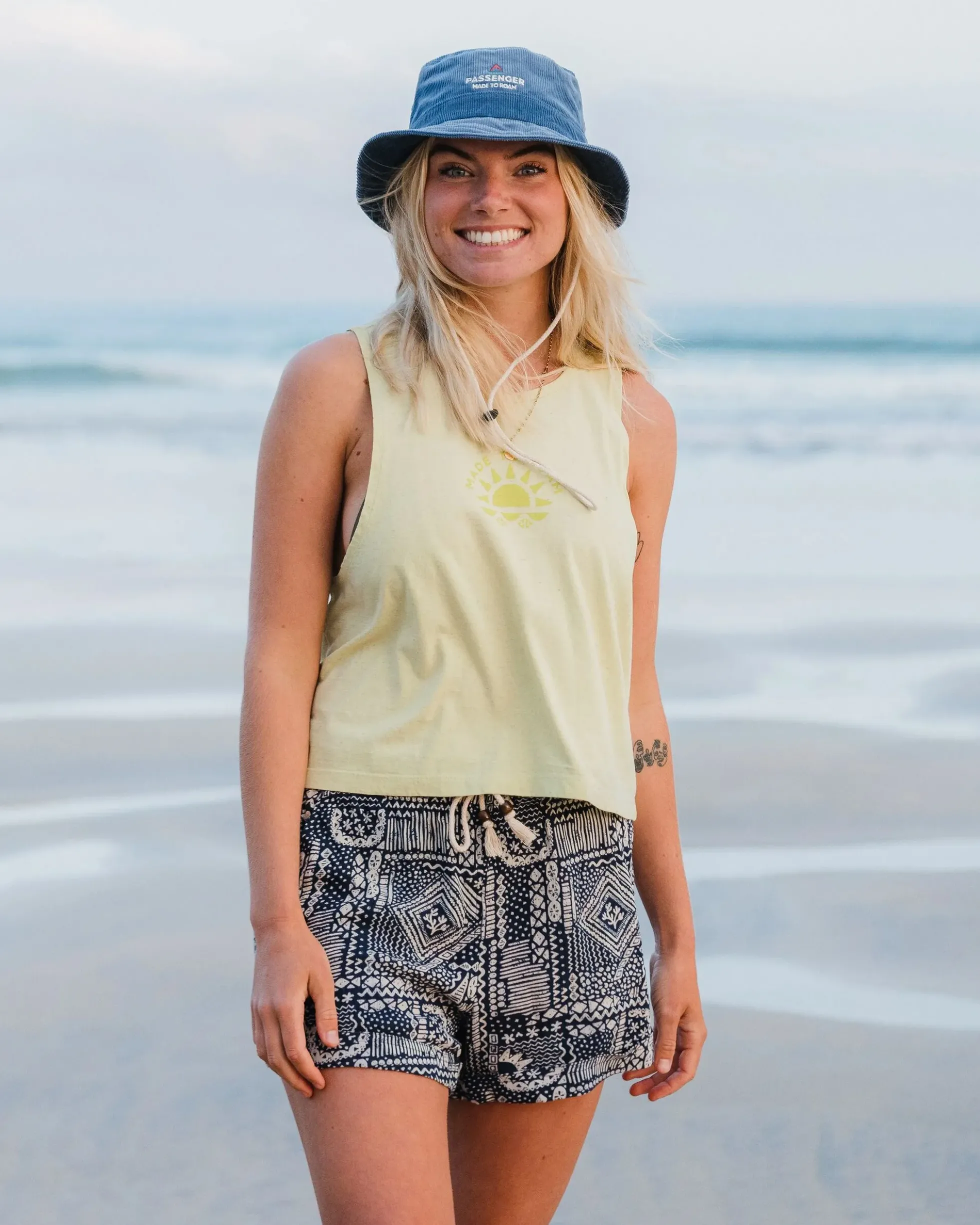 Damen Santosa Gewebte Shorts