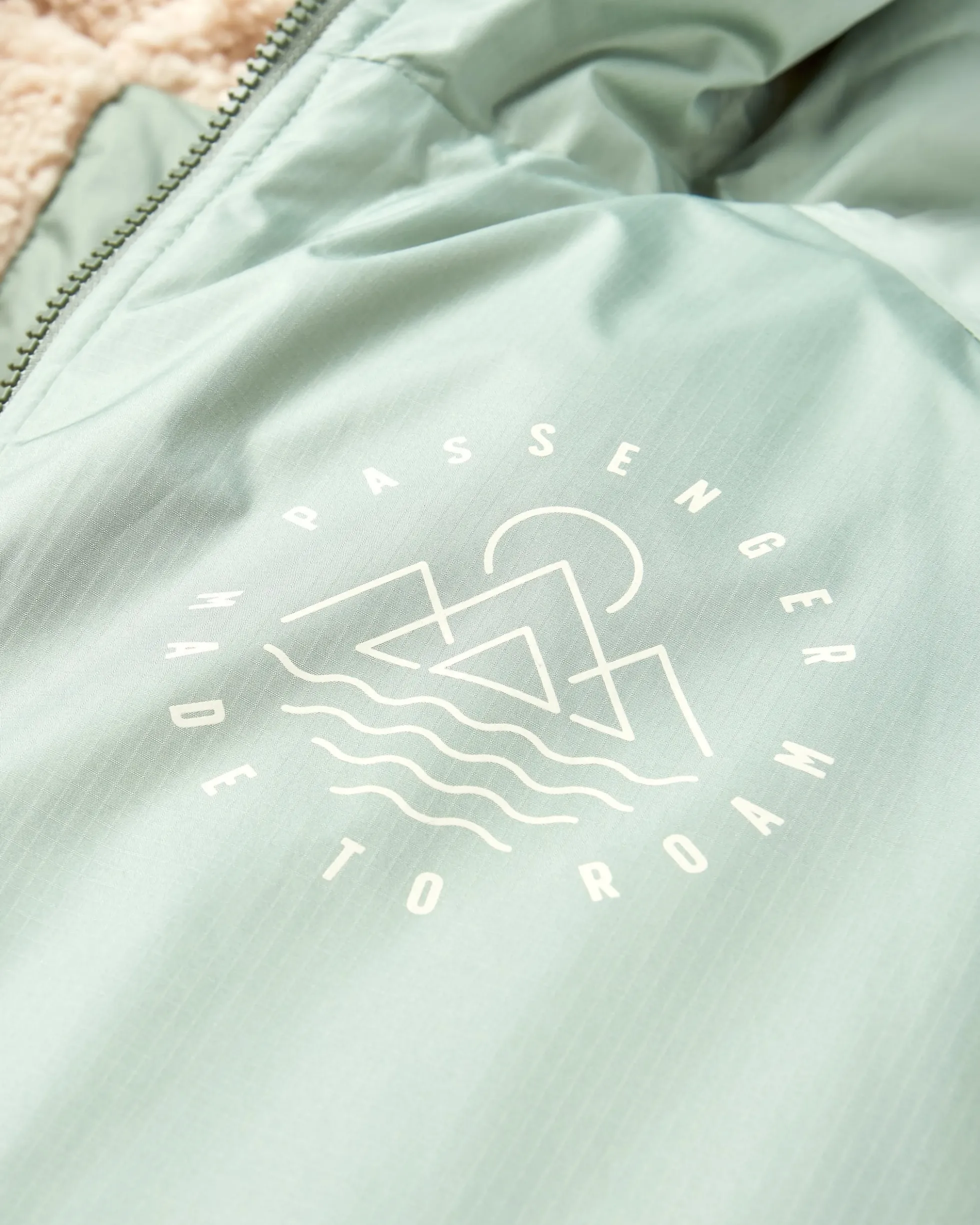 Escapism Sherpa Gefütterter Surf-Poncho