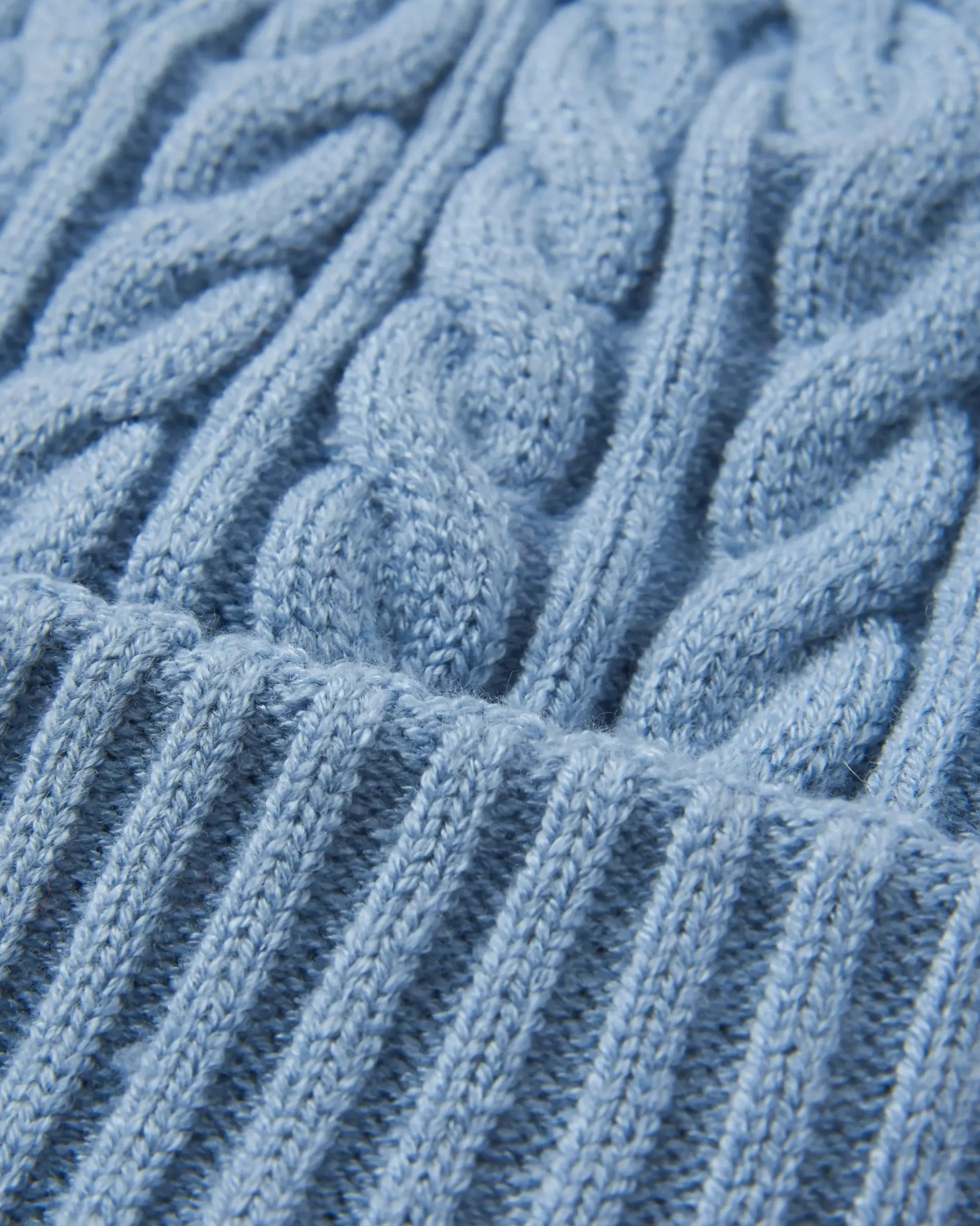 Fireside Zopfmuster-Beanie – Verblasstes Denim