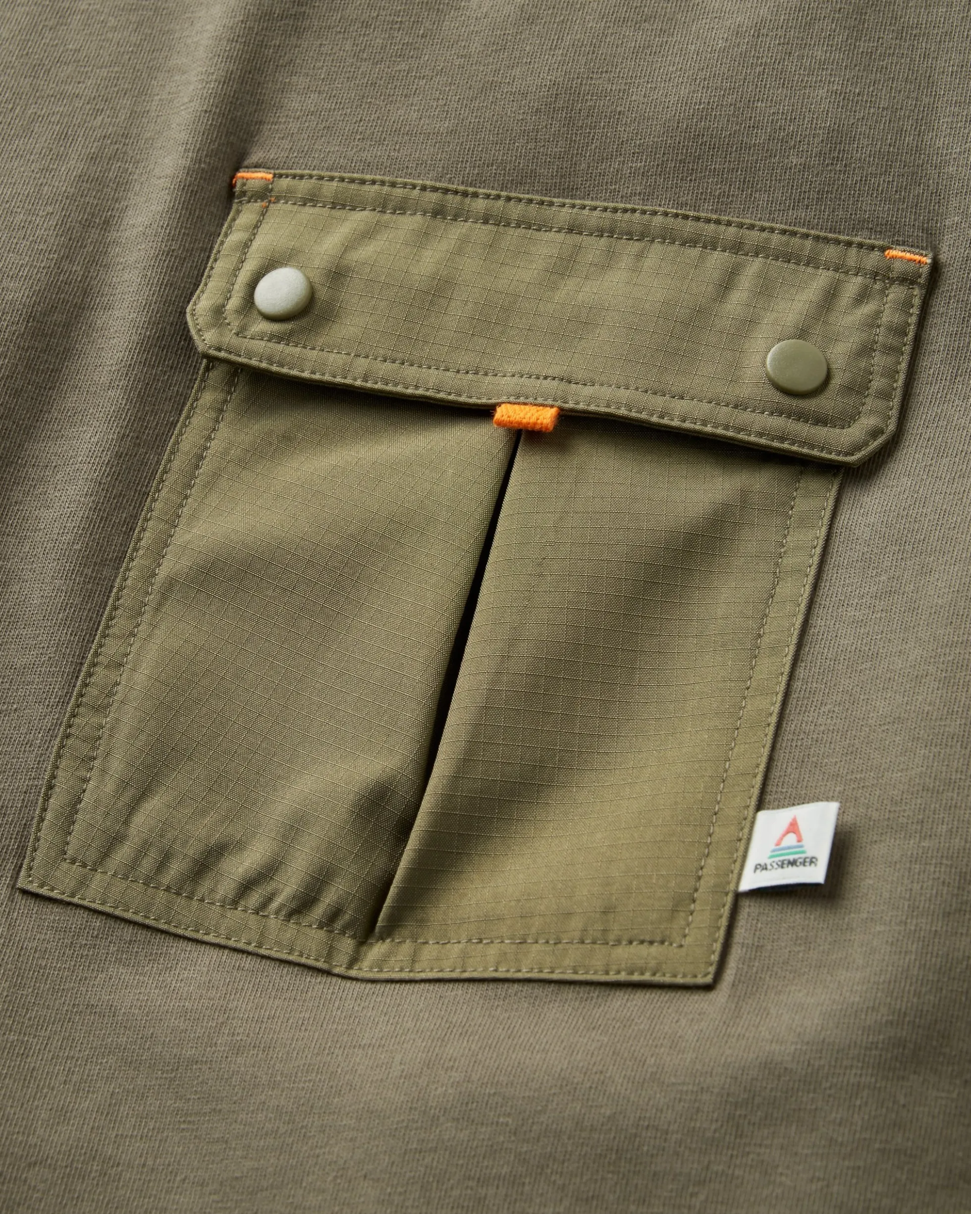 Herren Travel Pocket T-Shirt mit entspannter Passform