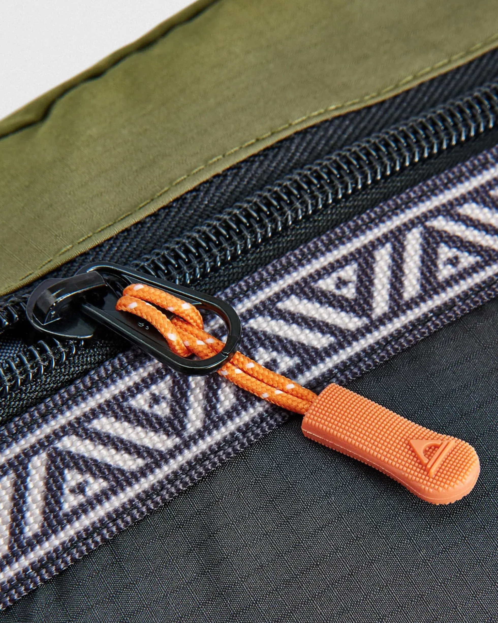 Mainland Hip Pack