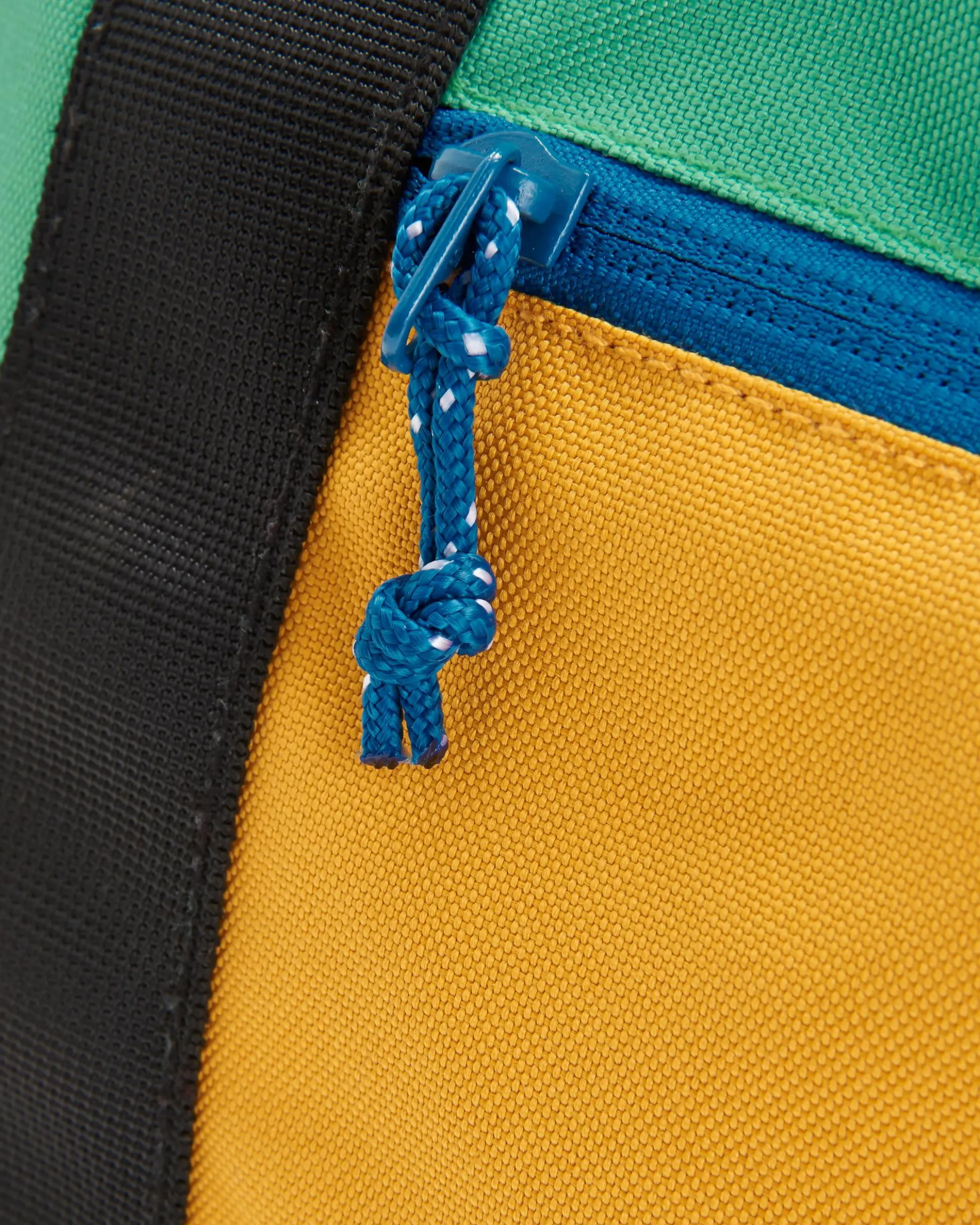Sojourn Gear Tote 48L
